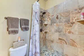 Apartment (2 Bedrooms) | Interior - Rustic Retreat w/ Spacious Deck in Show Low! (Show Low)