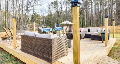 Entertainment-ready Yard: Spacious Riverdale Home