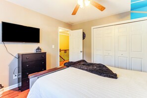 Interior - Entertainment-ready Yard: Spacious Riverdale Home (Riverdale)