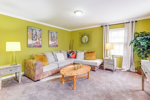 Interior - Entertainment-ready Yard: Spacious Riverdale Home (Riverdale)
