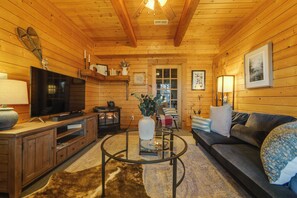 House (1 Bedroom) | Interior