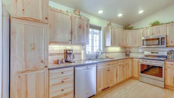 House (1 Bedroom) | Interior