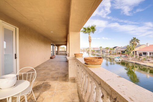 Spacious Luxe Home w/ Lake Access in Fort Mohave!