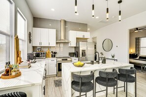 House (2 Bedrooms) | Interior