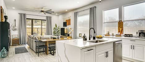 House (2 Bedrooms) | Interior