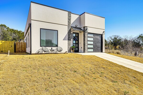 House (2 Bedrooms) | Front of property