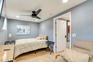 House (3 Bedrooms) | Interior - 8 Mi to Sunset Beach: Home w/ Large Patio + Pool! (New Port Richey)