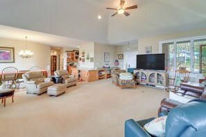 House (5 Bedrooms) | Interior - Goose Lake Home: 13 Mi to Michigan Int'l Speedway (Jerome)