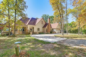 House (5 Bedrooms) | Interior - Goose Lake Home: 13 Mi to Michigan Int'l Speedway (Jerome)