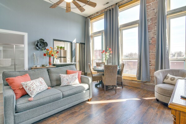 Loft-style Apt In Dtwn Monett: Pets Welcome! - Aurora, MO