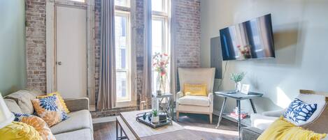 Apartment (2 Bedrooms) | Living area