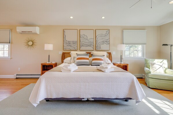 House (5 Bedrooms) | Interior