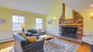 House (5 Bedrooms) | Interior