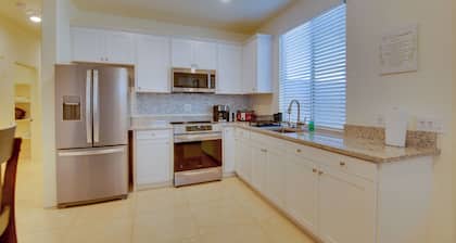 1 Mi to Heritage Lake Park: Duplex w/ Patio!