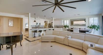 Luxurious & Spacious Family Duplex in Menifee!