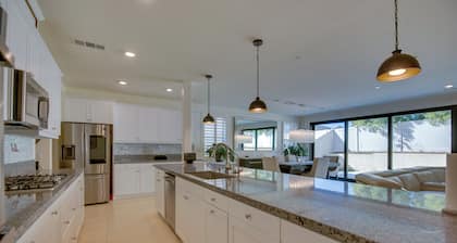 Luxurious & Spacious Family Duplex in Menifee!