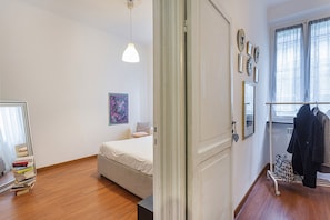 1 chambre, fer et planche Ă repasser, Wi-Fi gratuit, draps fournis