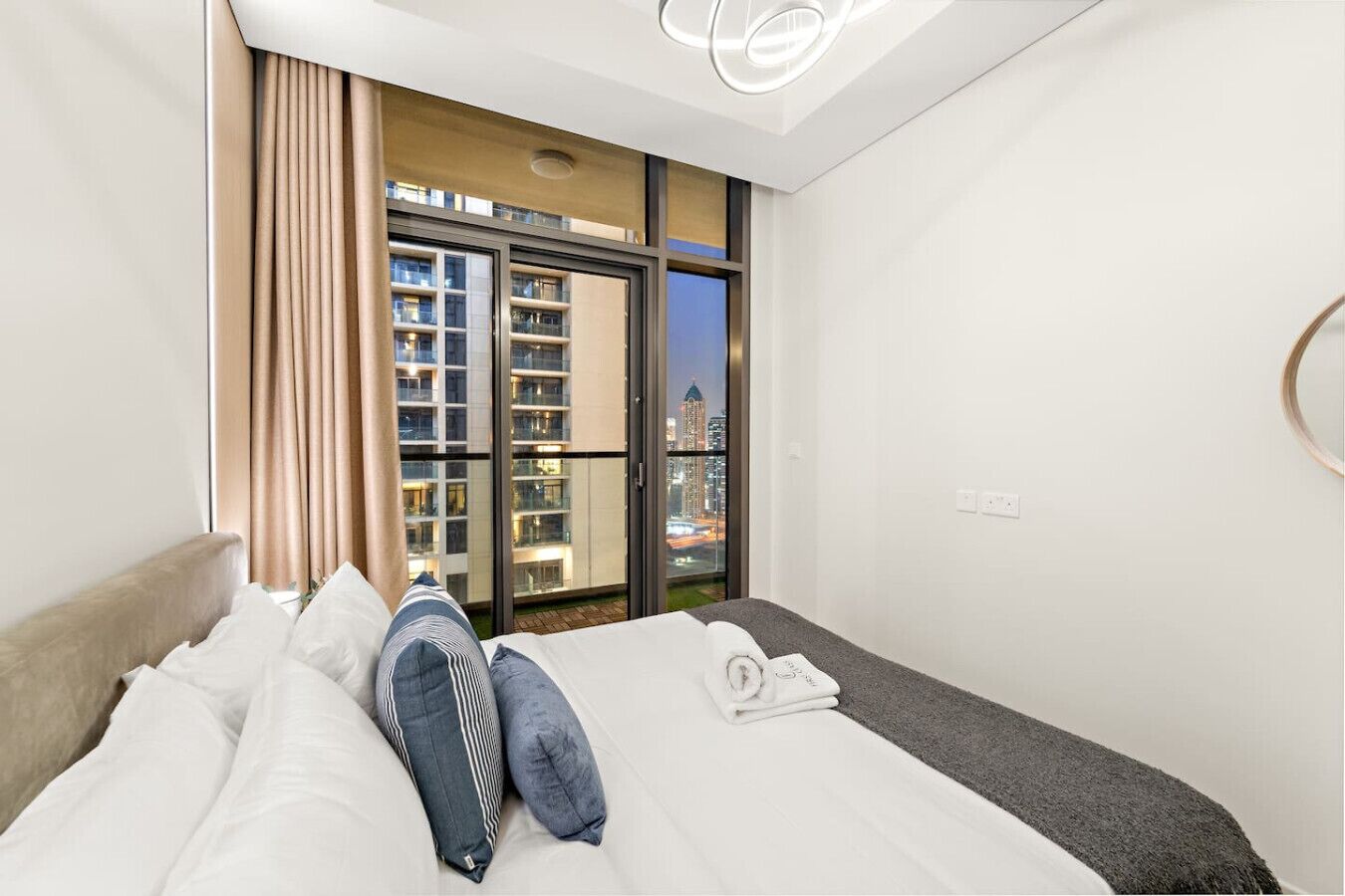 1 soverom, skrivebord, strykejern/-brett og wi-fi