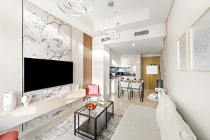 TV - FIRST CLASS | 1BR | Luxe Comfort | Stylish Design (Dubai)