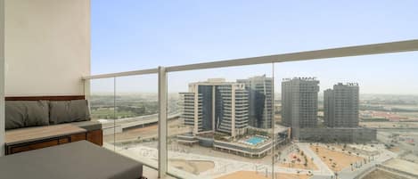 المنطقة المحيطة بالمنشأة