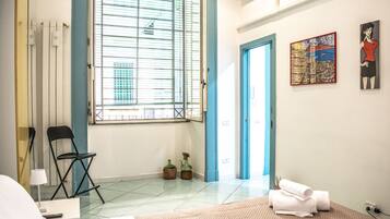 2 chambres, fer et planche à repasser, Wi-Fi, draps fournis