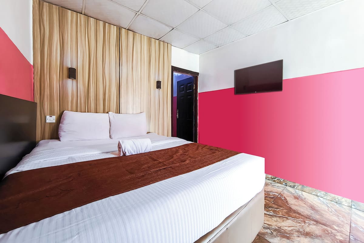 1 habitación, ropa de cama de alta calidad y escritorio