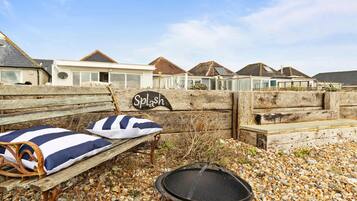 Studio | 2 bedrooms, desk, Internet