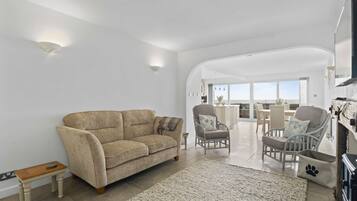 Studio | 2 bedrooms, desk, Internet