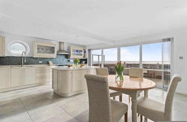 Studio | 2 bedrooms, desk, Internet