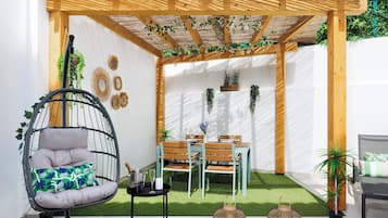 Two bedroom apartment with patio | Terrace/patio