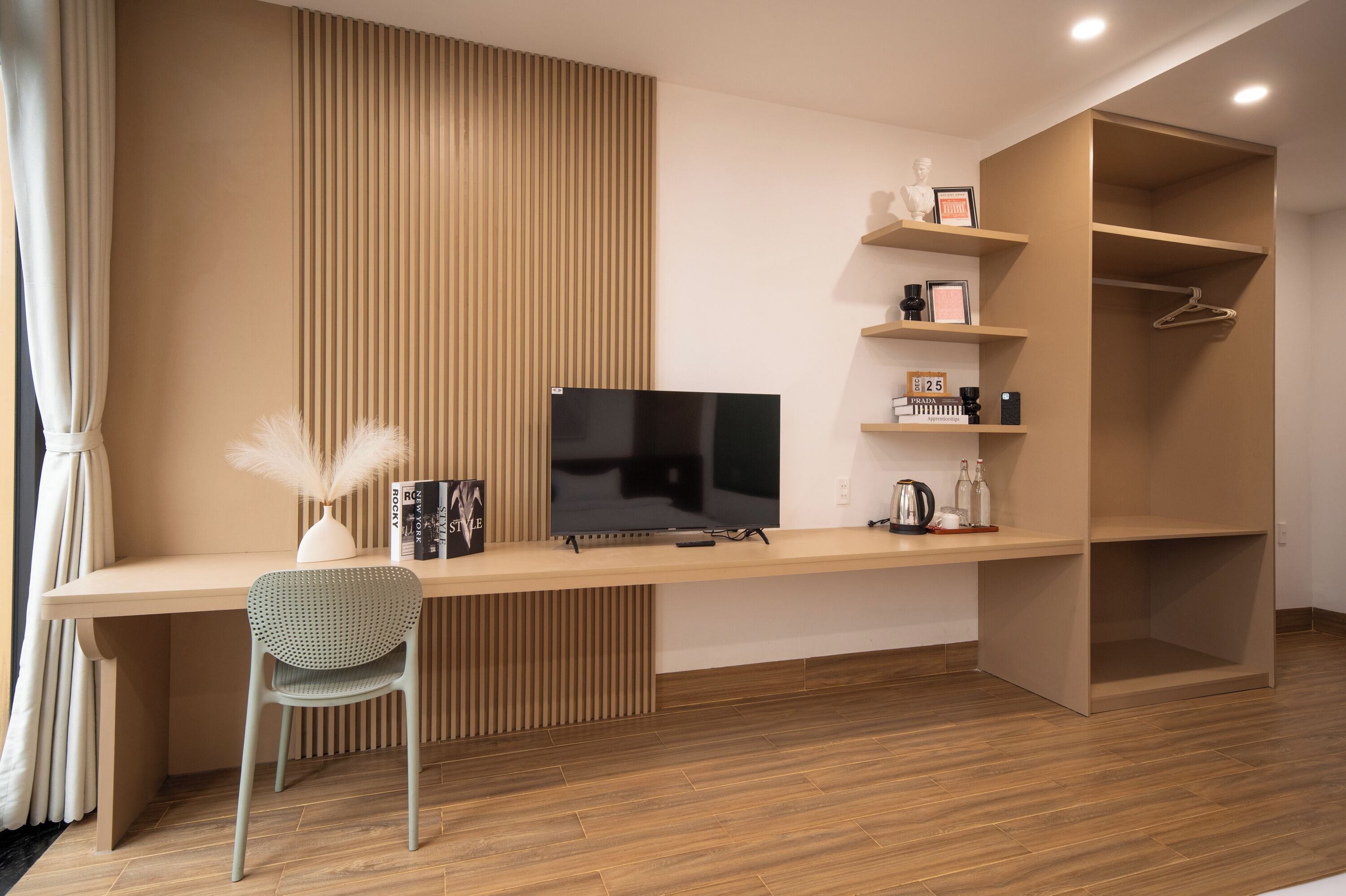 Suite, Balcony, City View | Desk, laptop workspace, iron/ironing board, free WiFi