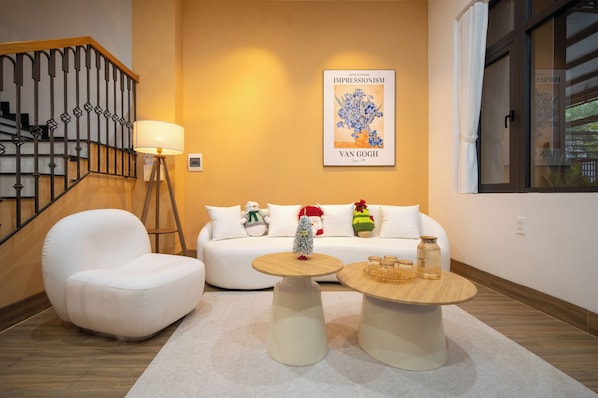 Living area - Teky House 2 (Hue City)