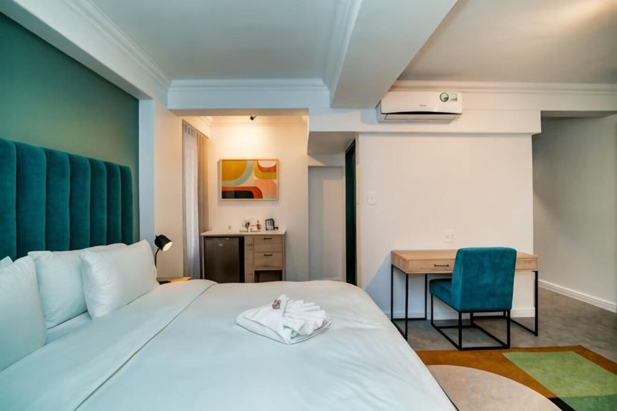 In-room safe, desk, laptop workspace, blackout drapes