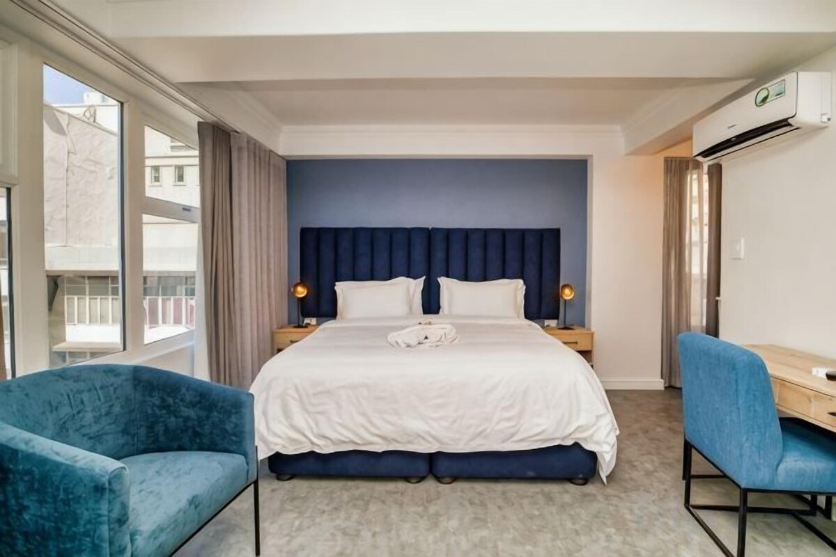 In-room safe, desk, laptop workspace, blackout drapes