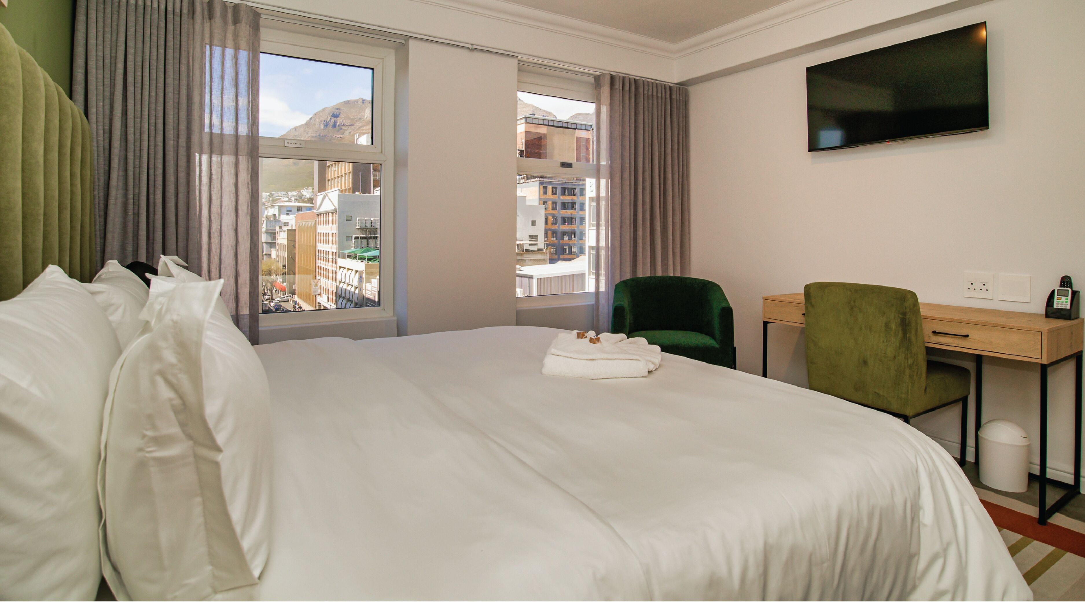 Photo - 9 On Barrack