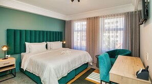 Chambre Supérieure Double ou avec lits jumeaux, non-fumeurs | Coffres-forts dans les chambres, bureau