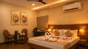 Memory foam beds, minibar, soundproofing, free WiFi