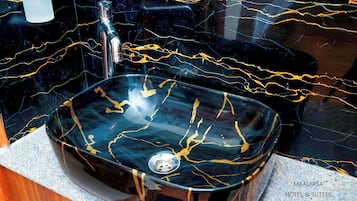 Bathroom sink