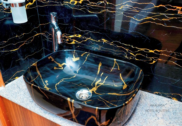 Bathroom sink