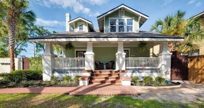 Charming 3-bedroom loft unit with WiFi and AC in the Heart of San Marco