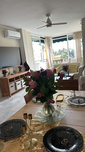 Room in Guest Room - Cozy Room in Modern Shared Apartment in Atalaya, Spain