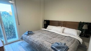 Shared Dormitory, 1 Bedroom - Room-cozy Room in Modern Shared Apartmen (Estepona)