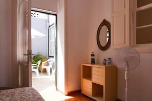 3 室のベッドルーム、アイロン / アイロン台、旅行用ベビーベッド、WiFi (無料)