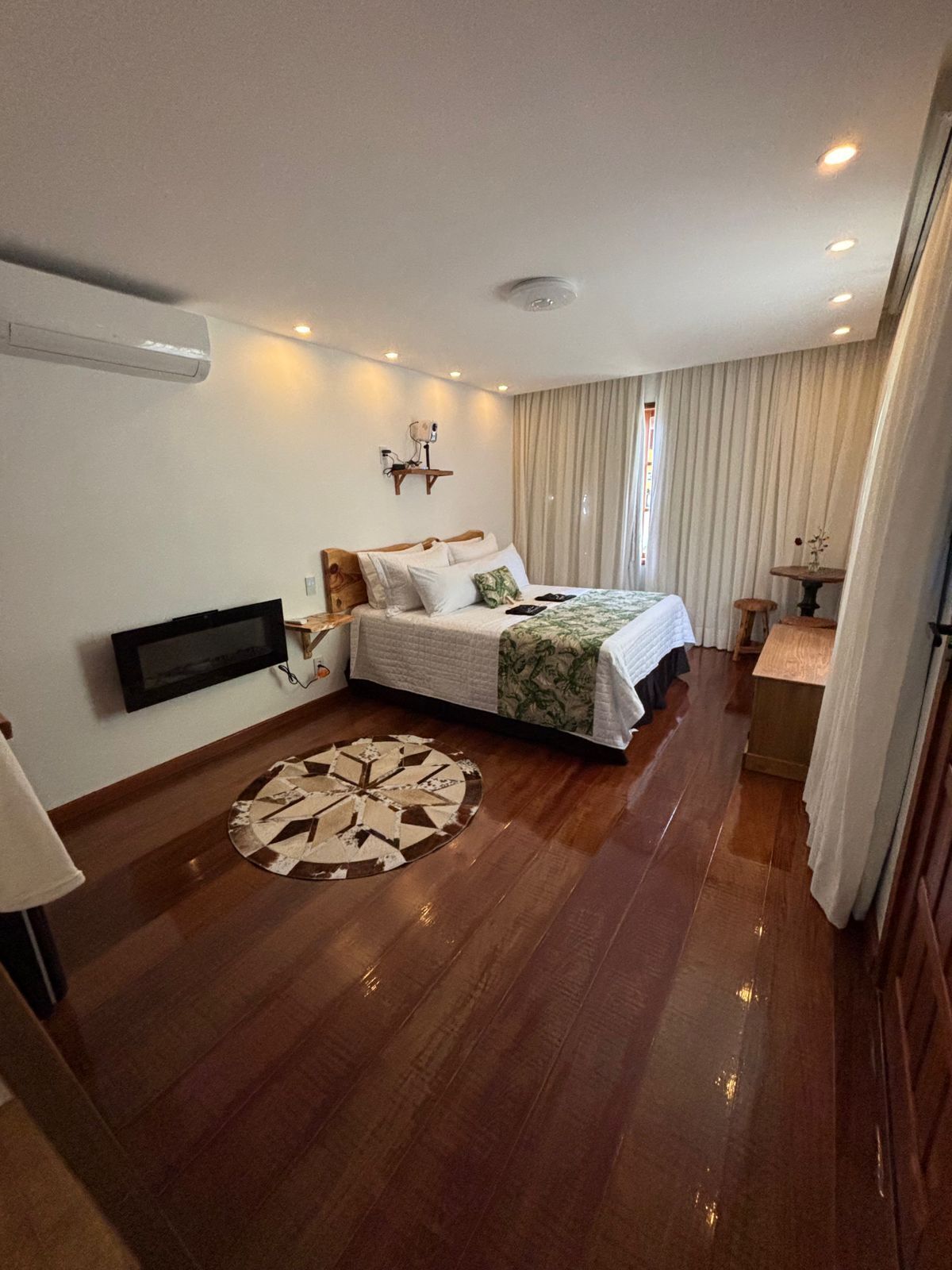 1 bedroom, Egyptian cotton sheets, premium bedding, minibar