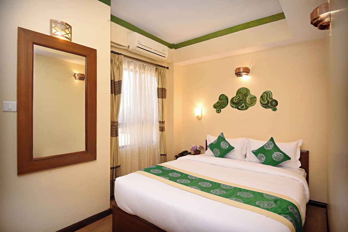 Standard Double or Twin Room | 1 bilik tidur, meja, ruang kerja komputer riba, kalis bunyi
