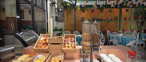 Free daily buffet breakfast