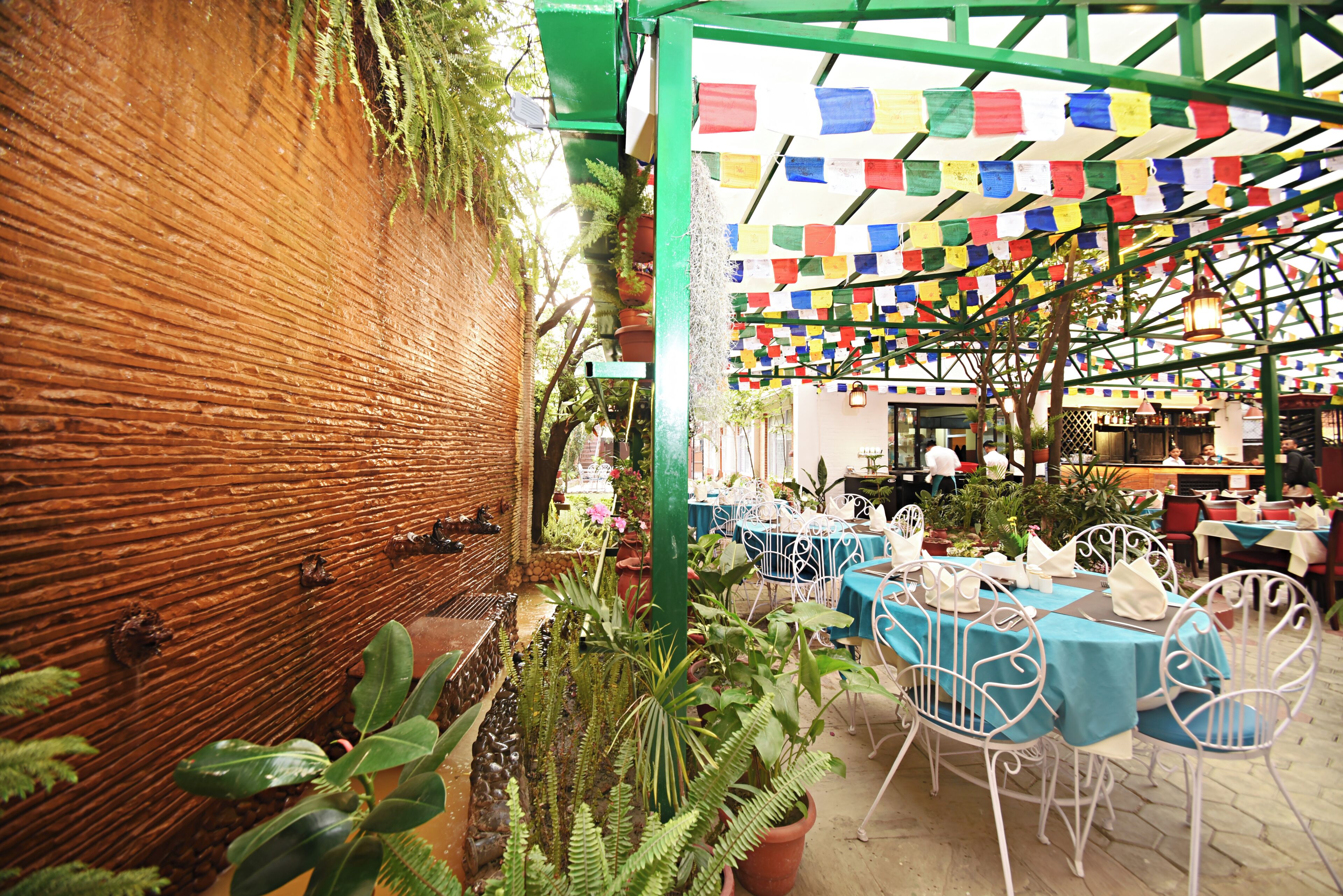 تناول الطعام بالخارج