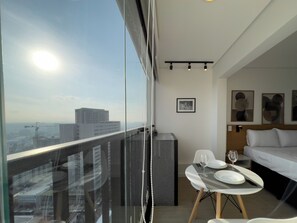 Studio | Blendingsgardiner, strykejern/-brett, wi-fi (inkludert) og sengetøy