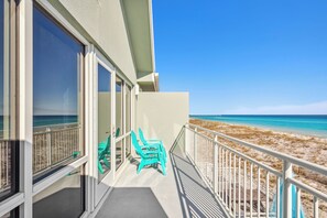 Property grounds - Beautiful Gulf front townhome at White Sands! (Pensacola Beach)