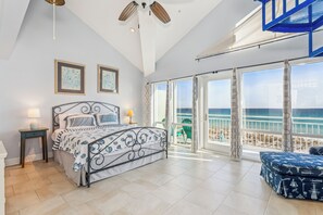 4 bedrooms, desk, iron/ironing board, free WiFi